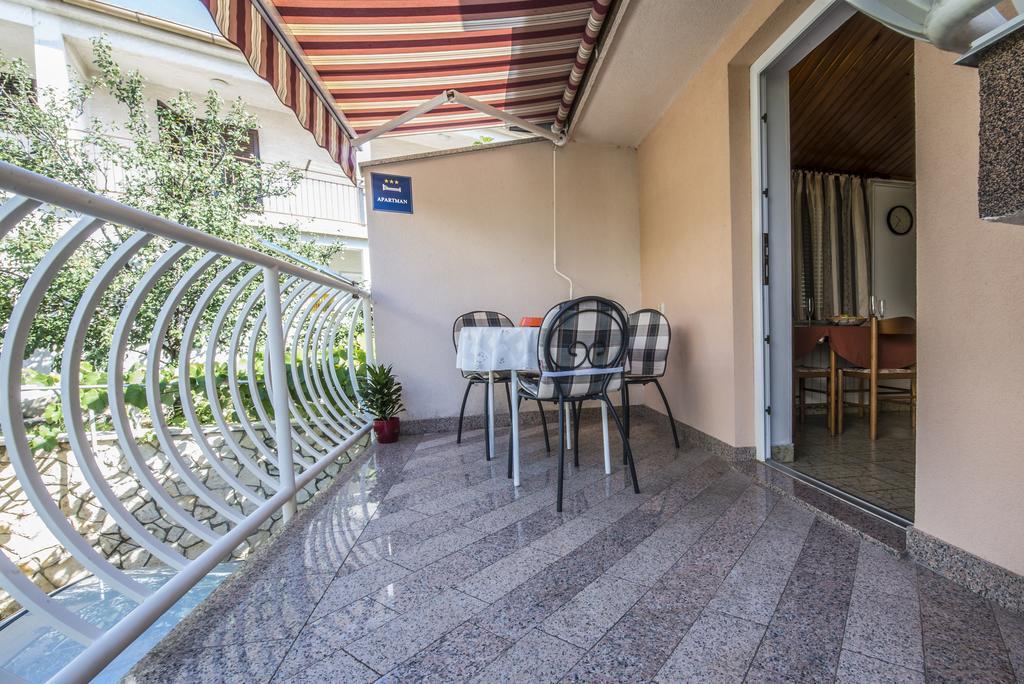 Apartment Anka D Krk Town Esterno foto