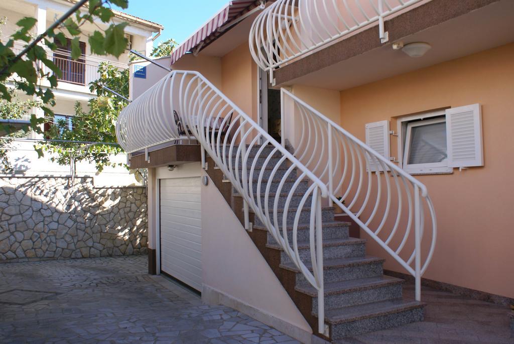 Apartment Anka D Krk Town Esterno foto