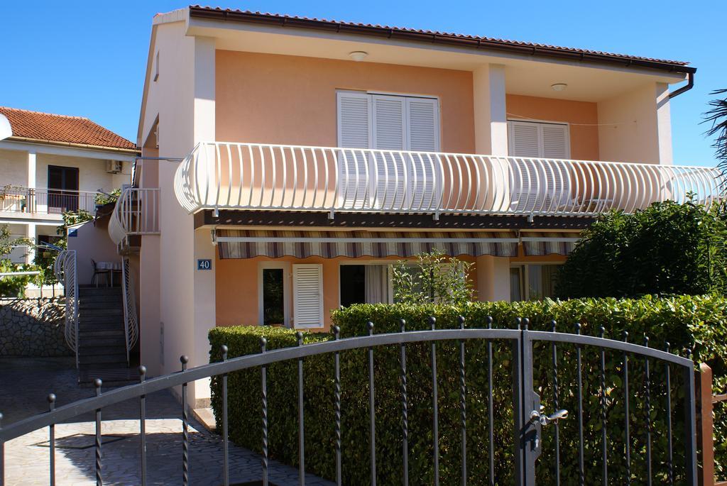 Apartment Anka D Krk Town Esterno foto